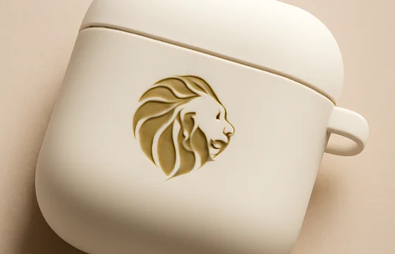 Чехлы для AirPods — фото 3